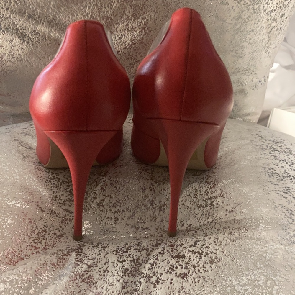 Heels - Picture 2 of 2